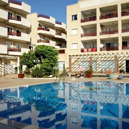 Costa Marina - - Vista A Piscina Apartment *